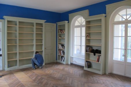 Bibliothèque en fraqué peint